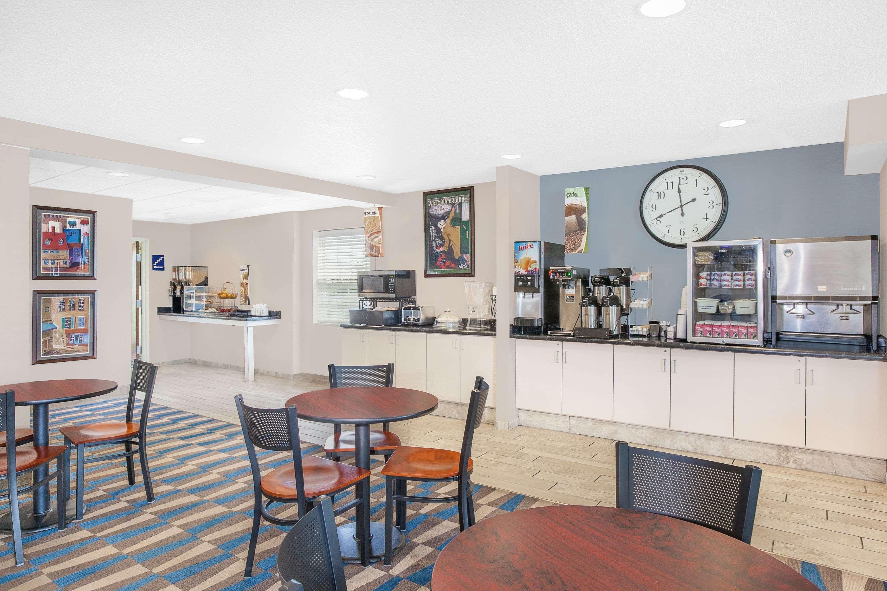 Microtel Inn And Suites Clear Lake Buitenkant foto