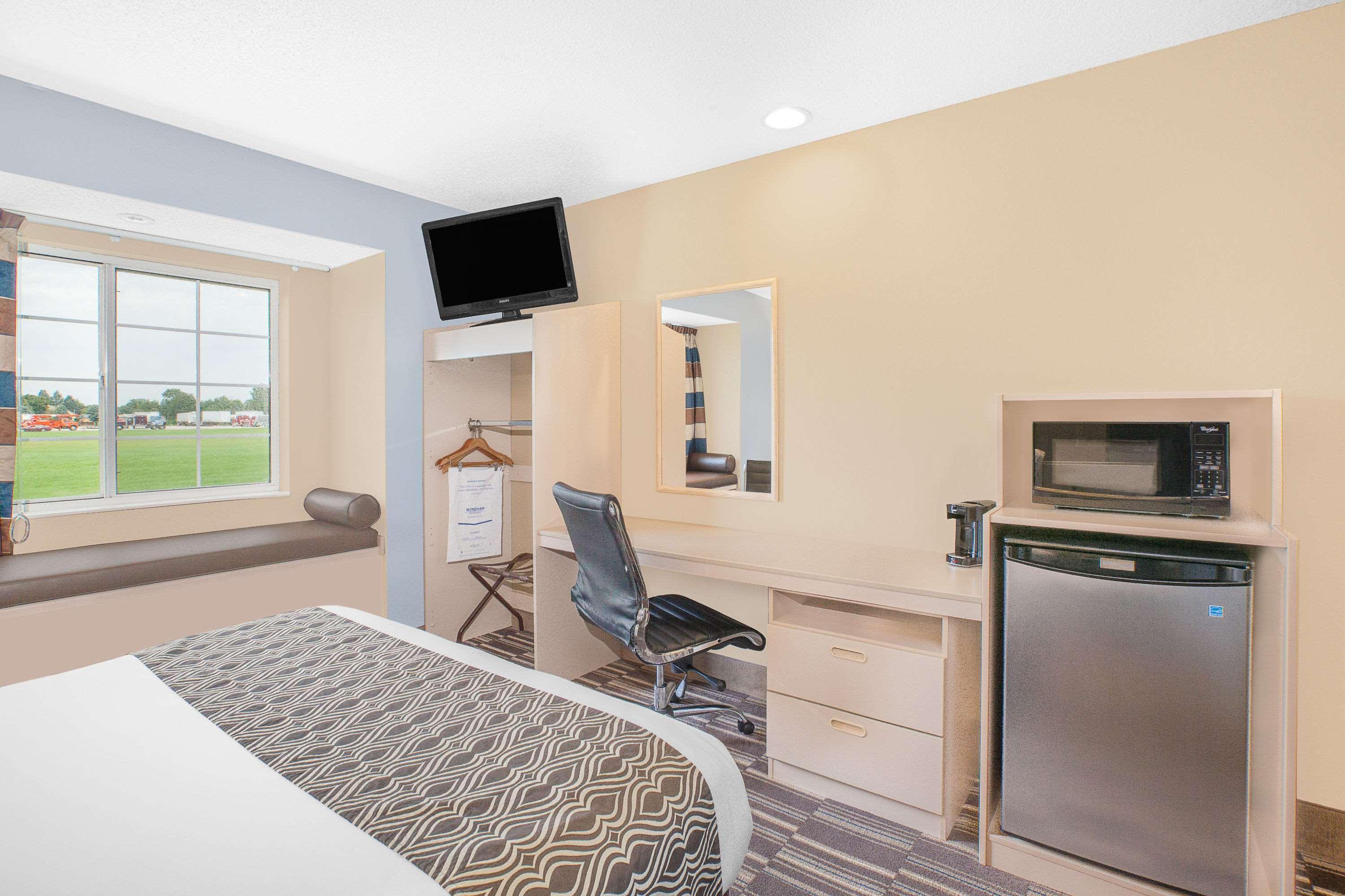Microtel Inn And Suites Clear Lake Buitenkant foto