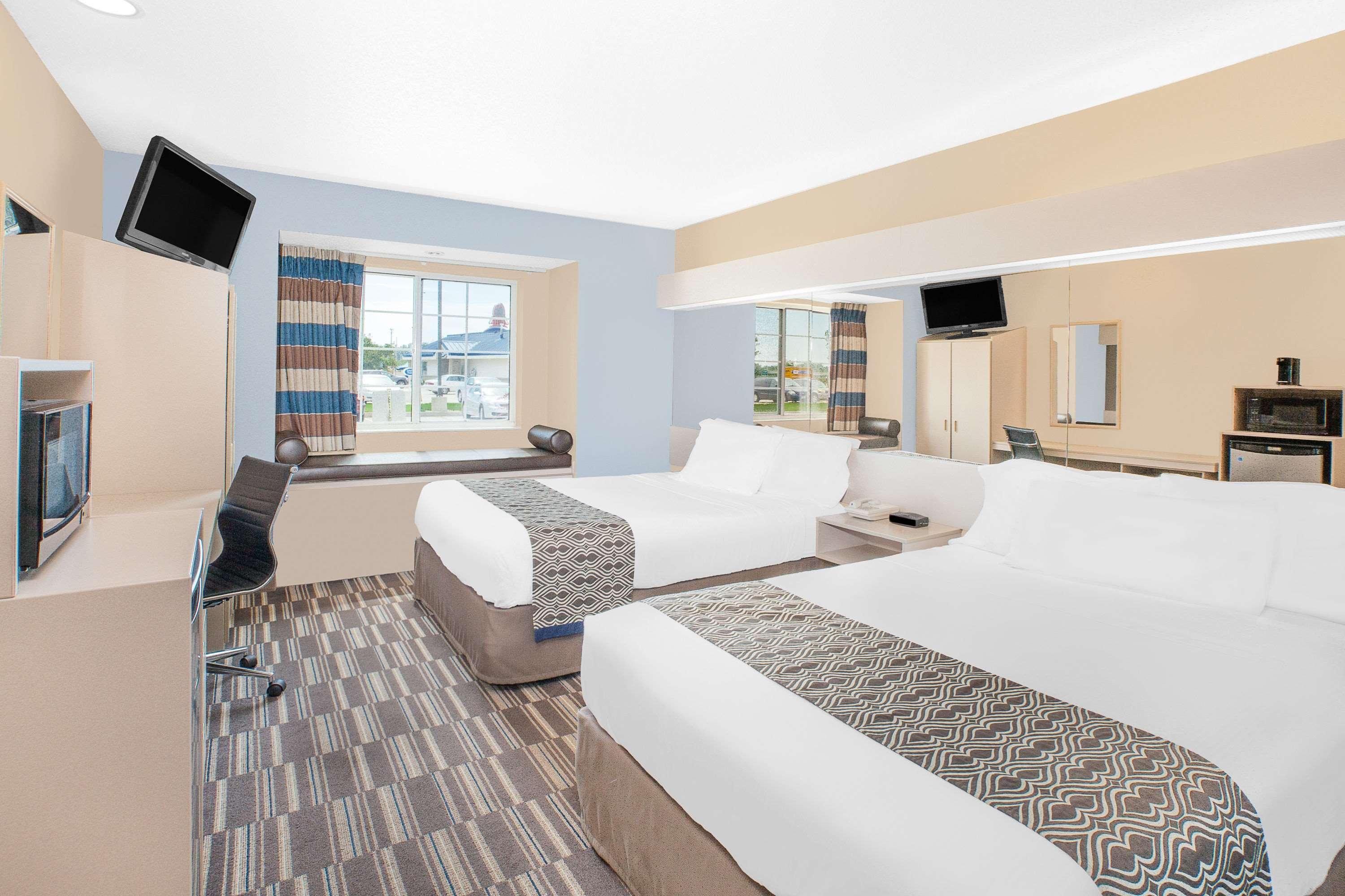 Microtel Inn And Suites Clear Lake Buitenkant foto